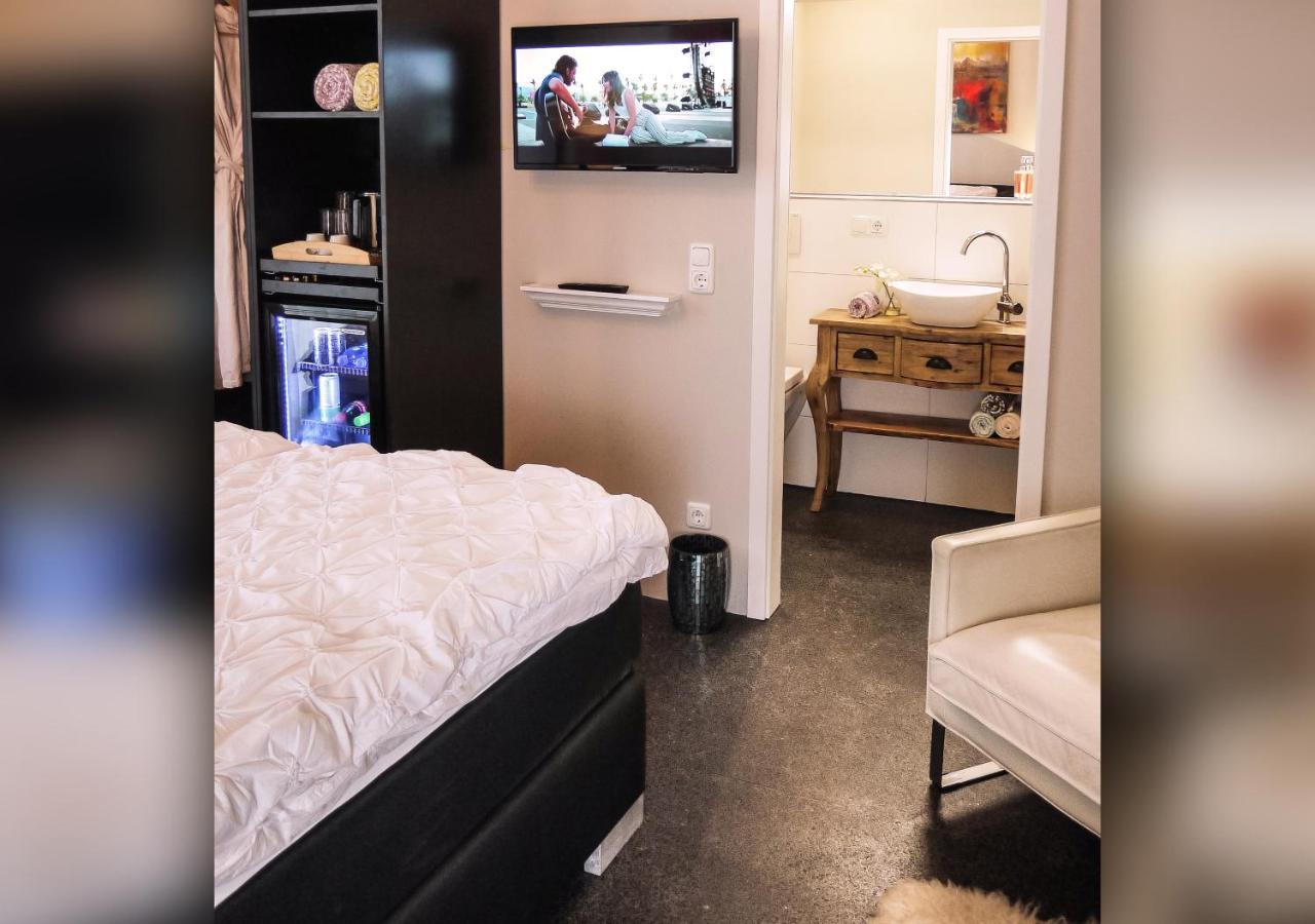Hospedagem domiciliar Comfort And Style In Center With Ensuite Bathroom On Schaafenstrasse